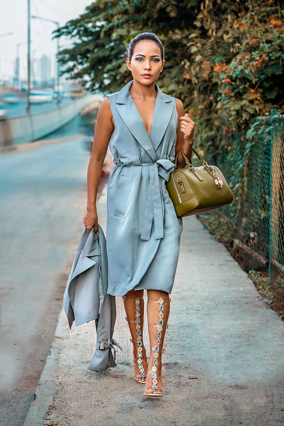 Chicwish-Coat-Dress-Dolce-And-Gabbana-Sunglasses-Tory-Burch-Bag-_-Indian-Fashion-Streetstyle-Blog-3  | magnificentonline